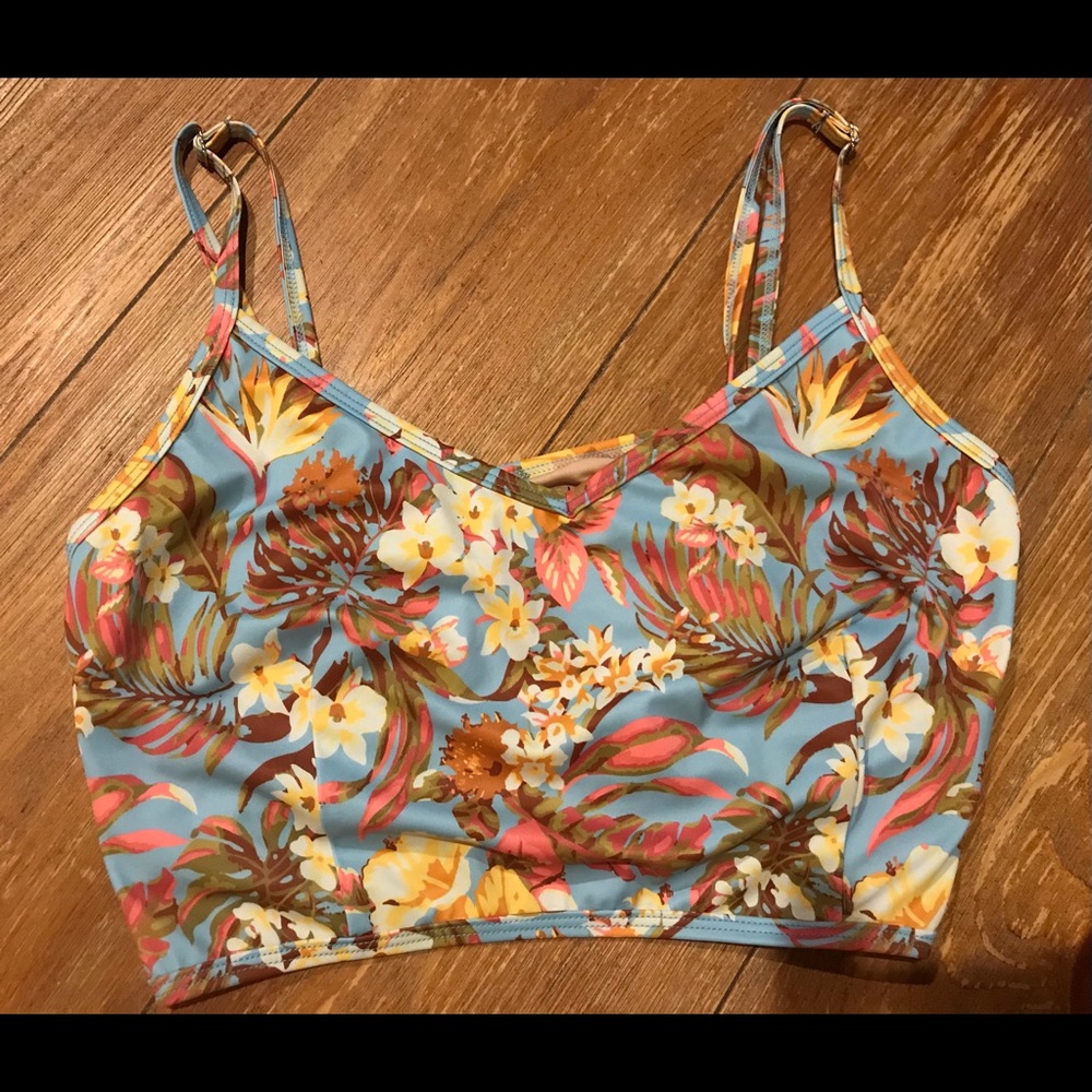 KJ v’d crop sweet hibiscus